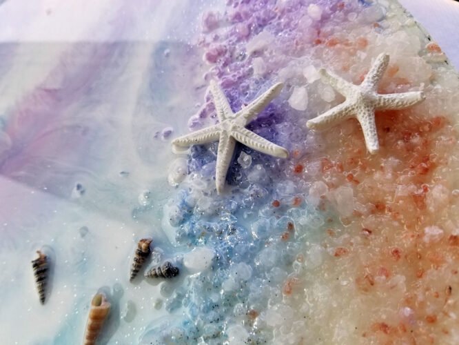 Round shaped resin painting - Image 3